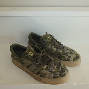 adidas Sambarose
Olive Camo (Women's)